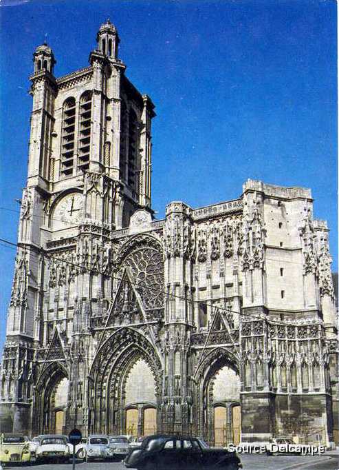 10 Troyes La Cathedrale.jpg